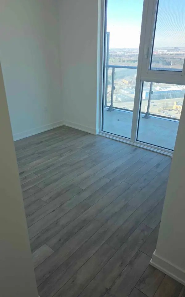 15 Skyridge DR #2117, Brampton, ON L6P 3S4