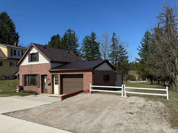 22 McGivern ST, Brockton, ON N0G 2V0