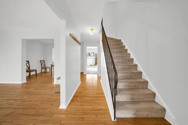 2111 Montreal RD #4, Beacon Hill North - South And Area, ON K1J 8M8