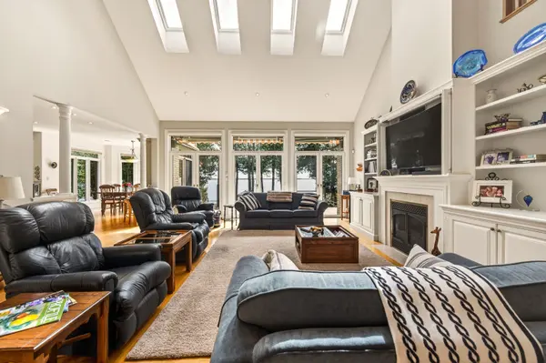 178 Nicholson Point RD, Loyalist, ON K0H 1G0