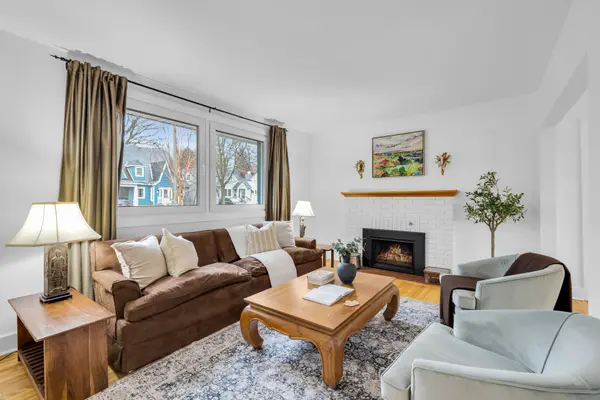229 Greensway AVE, Vanier And Kingsview Park, ON K1L 7V3