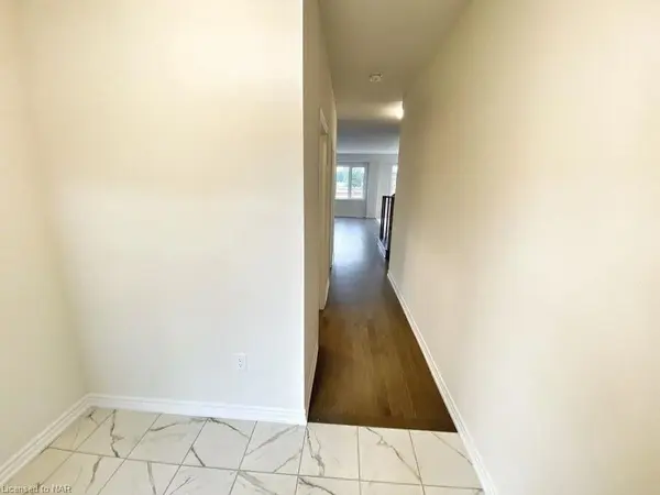 242 Explorer WAY, Thorold, ON L2V 0K2