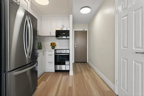 150 Charlton AVE E #1801, Hamilton, ON L8N 3X3