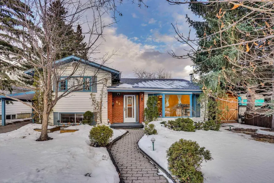 64 Hartford RD NW, Calgary, AB T2K2A5