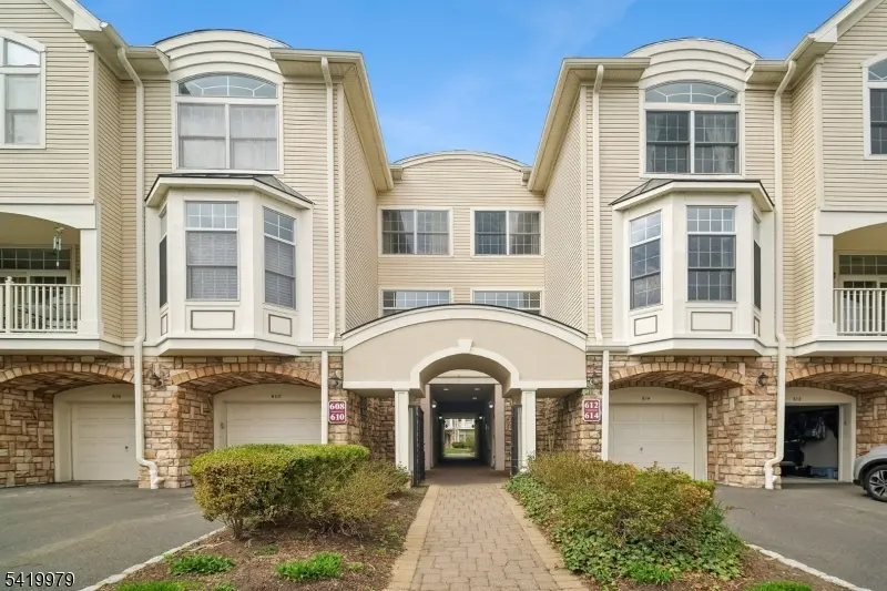 614 Turlington Ct, Livingston Twp., NJ 07039