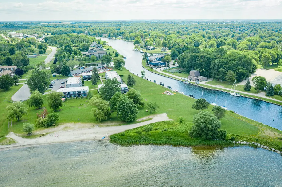 1 Paradise BLVD #Unit 29, Ramara, ON L0K 1B0