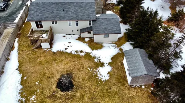 102 St. Thomas Line, Paradise, NL A1L 2P6