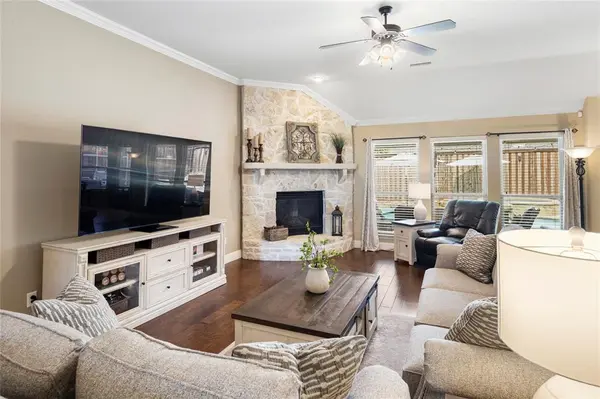 9748 Crown Ridge Drive, Frisco, TX 75035