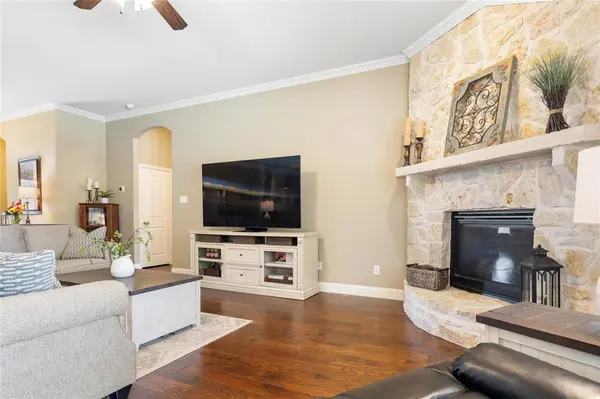 9748 Crown Ridge Drive, Frisco, TX 75035