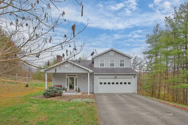 9188 Hooper Rd, Athens, OH 45701