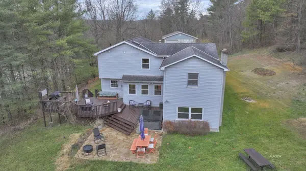 9188 Hooper Rd, Athens, OH 45701