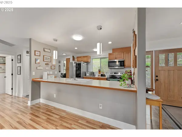 460 HUCKLEBERRY MT LN, Riddle, OR 97469