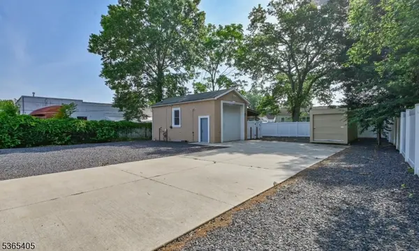 33 Bordentown Tpke, Jamesburg Boro, NJ 08831