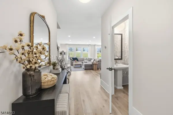 24 Aspen Dr, Cedar Grove Twp., NJ 07009