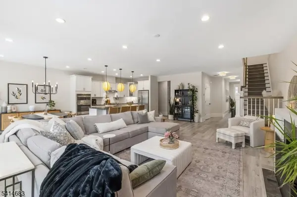 24 Aspen Dr, Cedar Grove Twp., NJ 07009