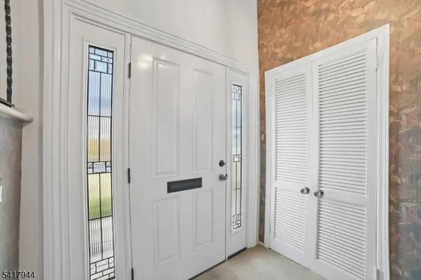 67 Sun Valley Way, Morris Plains Boro, NJ 07950