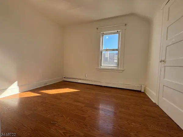 82 E 18Th St, Paterson City, NJ 07524