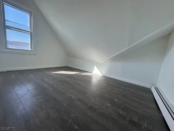 82 E 18Th St, Paterson City, NJ 07524