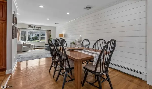 12 White Birch Ter, Kinnelon Boro, NJ 07405