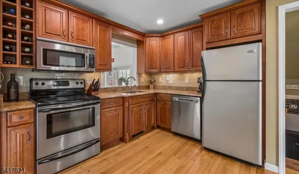 12 White Birch Ter, Kinnelon Boro, NJ 07405