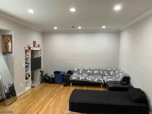 116 W 19Th St #1A, Bayonne City, NJ 07002