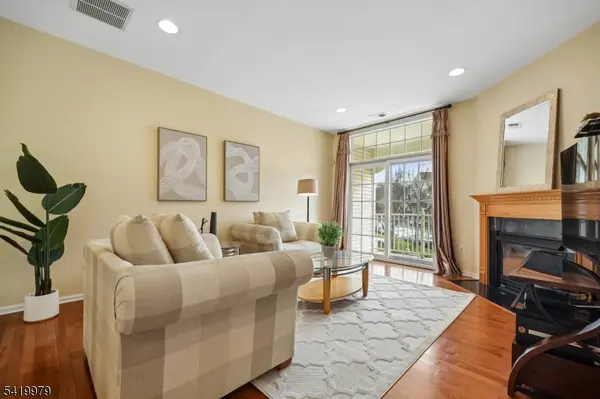 614 Turlington Ct, Livingston Twp., NJ 07039