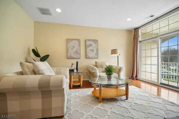 614 Turlington Ct, Livingston Twp., NJ 07039