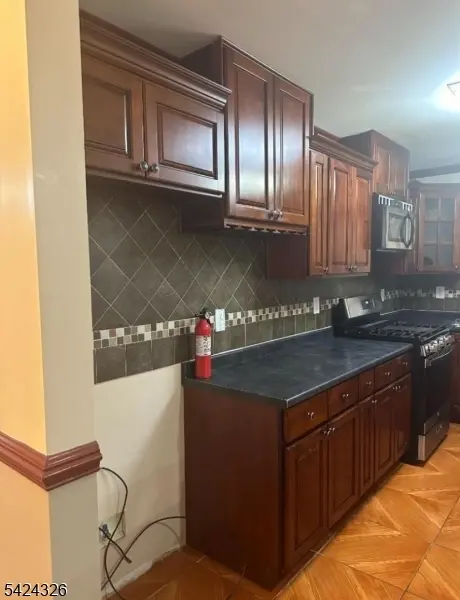 118 Inslee Pl, Elizabeth City, NJ 07206