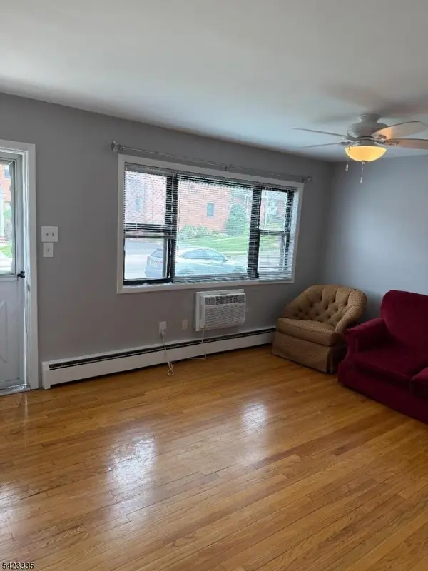 10 Colonial Dr #H, Little Falls Twp., NJ 07424