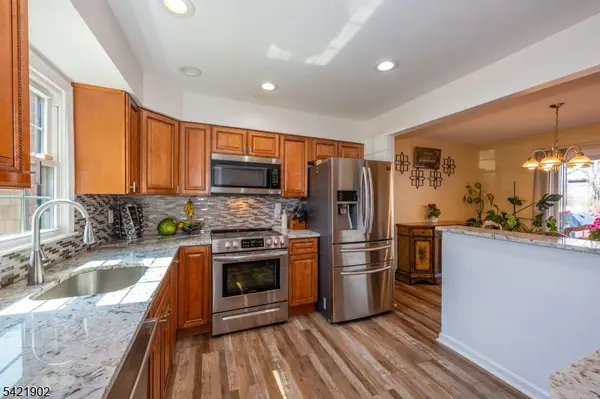 8 Sherbone Pl #8, Sayreville Boro, NJ 08872