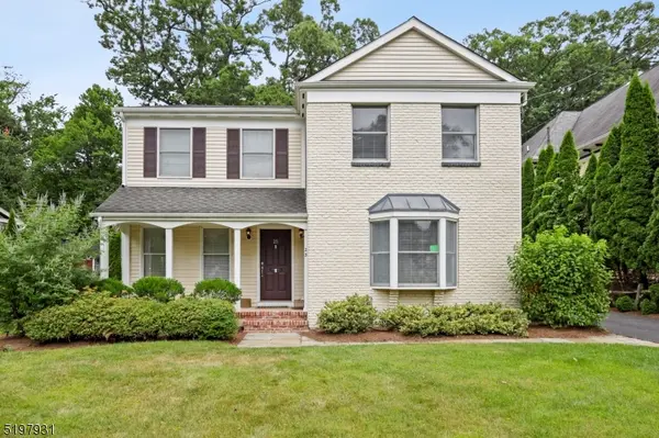 25 Ruthven Pl, Summit City, NJ 07901