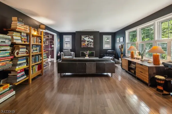 678 Springfield Ave, Summit City, NJ 07901