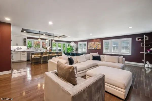 678 Springfield Ave, Summit City, NJ 07901