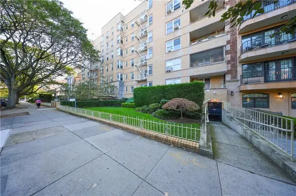 1250 Ocean Pkwy #6R, Brooklyn, NY 11230