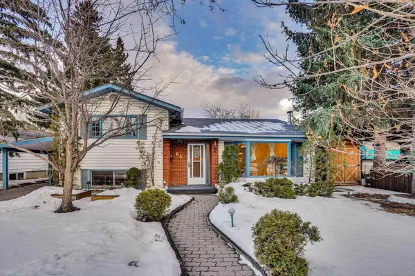 64 Hartford RD NW, Calgary, AB T2K2A5