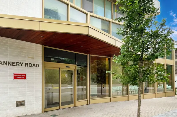 60 Tannery RD #710, Toronto C08, ON M5A 0S8