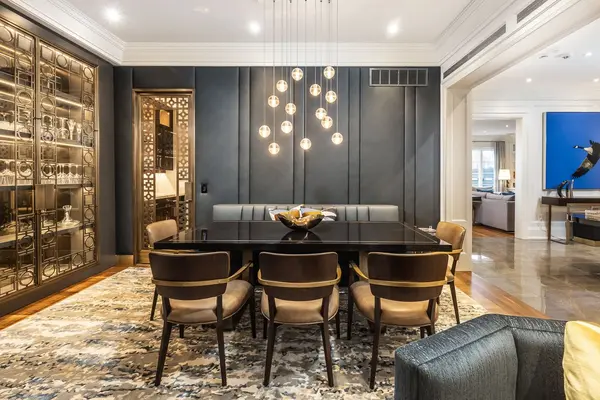 9 Dewbourne AVE, Toronto C03, ON M5P 1Z1