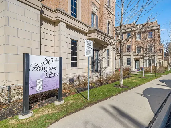 30 Hargrave LN #13, Toronto C12, ON M4N 0A4