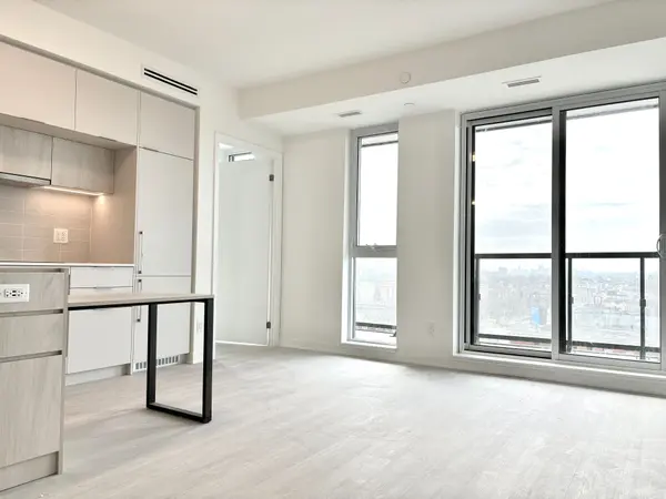 185 Alberta AVE #908, Toronto C03, ON M6C 0A5