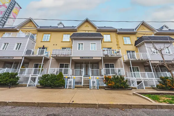 171 Bleecker ST #222, Toronto C08, ON M4X 1L9