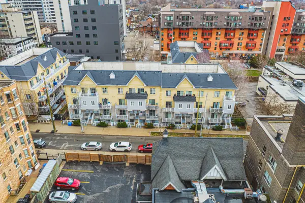 171 Bleecker ST #222, Toronto C08, ON M4X 1L9