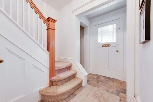 131 Pinewood AVE, Toronto C03, ON M6C 2V4