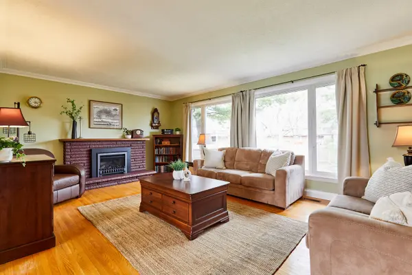 3 Somerdale SQ, Toronto E08, ON M1E 1M9