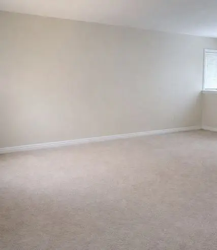 466 Meadowglade RD, Clarington, ON L1E 2W8