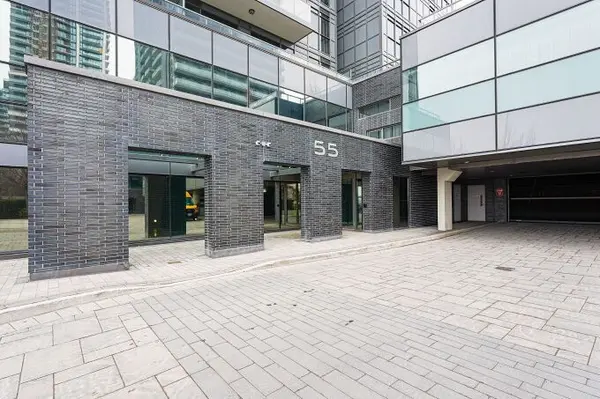 55 Oneida CRES #1504, Richmond Hill, ON L4B 0E8