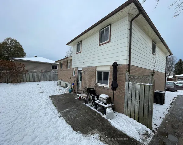 30 Thorncrest RD, Barrie, ON L4N 3P9