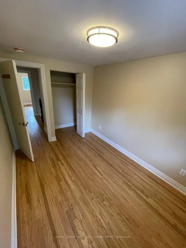 30 Thorncrest RD, Barrie, ON L4N 3P9