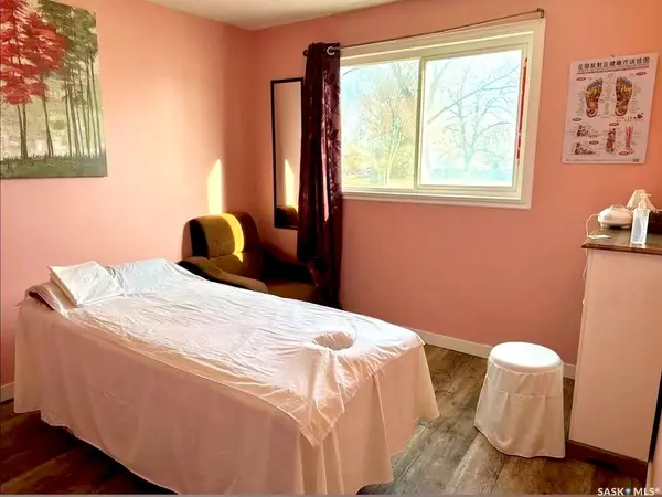 1229 Idylwyld DRIVE N, Saskatoon, SK S7L 1A3