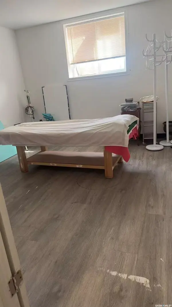 1229 Idylwyld DRIVE N, Saskatoon, SK S7L 1A3