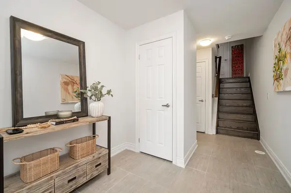 3076 Cascade Common, Oakville, ON L6H 0R7